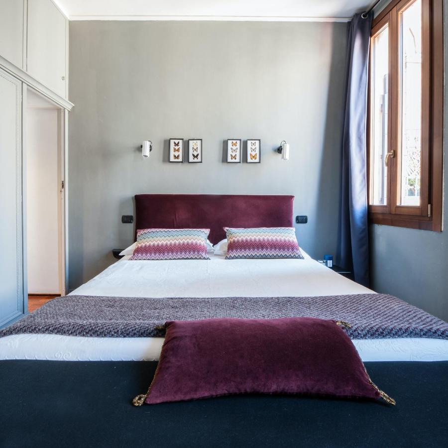 Stylish Renovated Apartment In The Heart Of The City Venecia Exterior foto