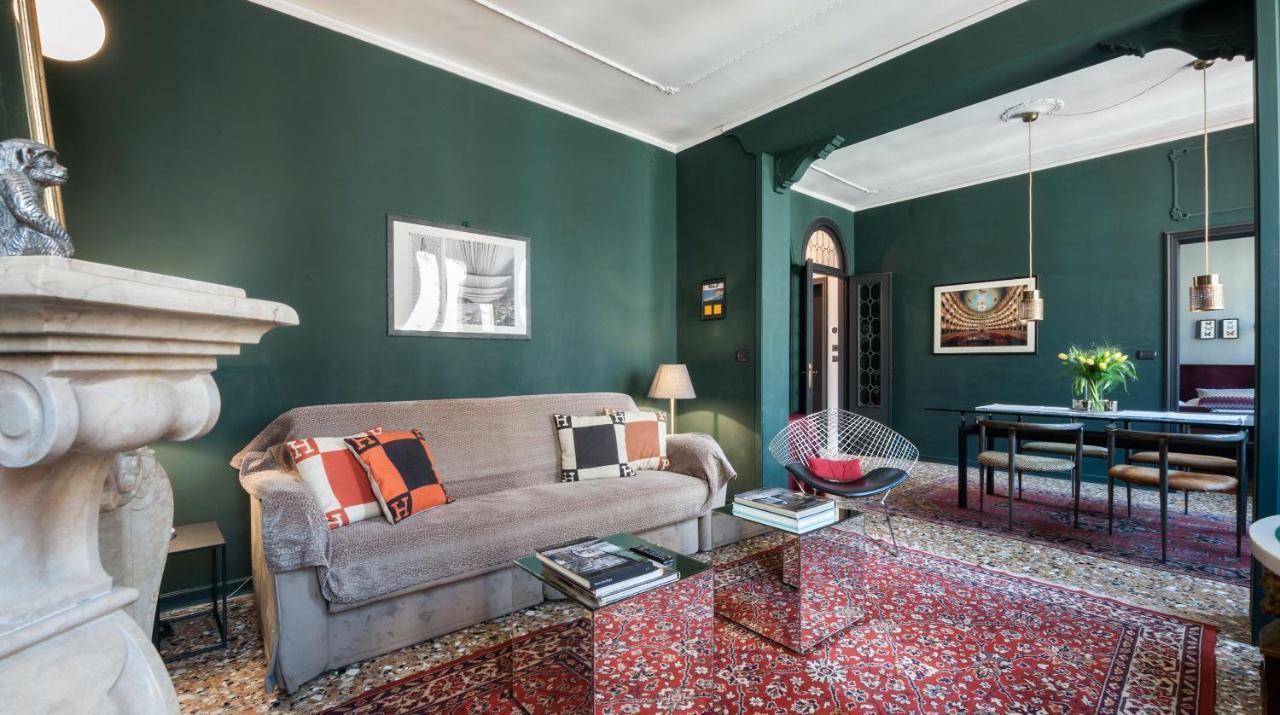 Stylish Renovated Apartment In The Heart Of The City Venecia Exterior foto