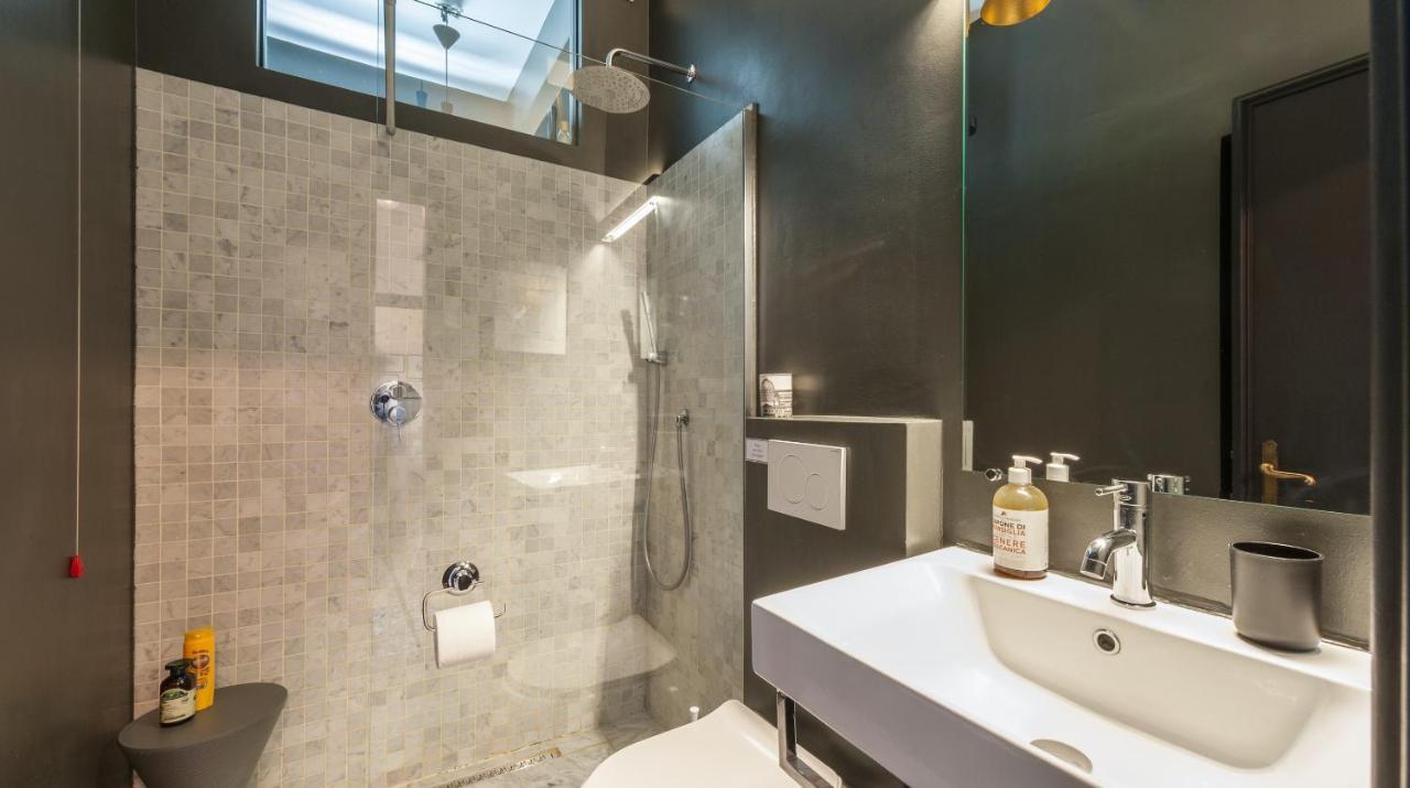Stylish Renovated Apartment In The Heart Of The City Venecia Exterior foto